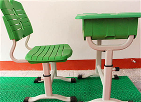 优质的课桌椅都具有这三大性能