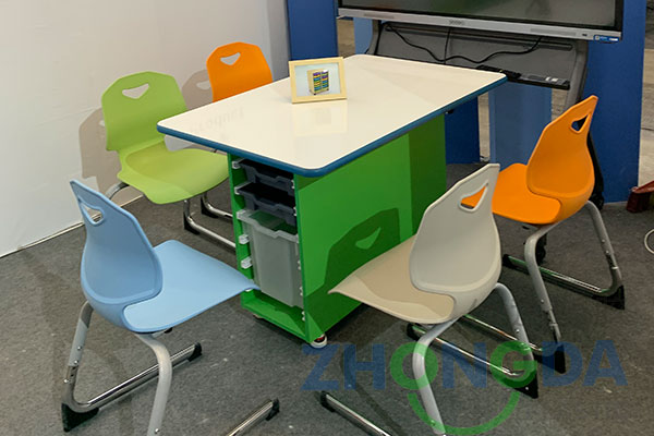课桌椅厂家